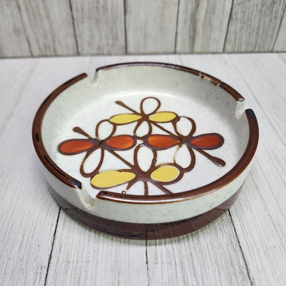 Vtg MCM Stoneware Ceramic Round Ashtray Art Pottery Floral Design 5" Diameter